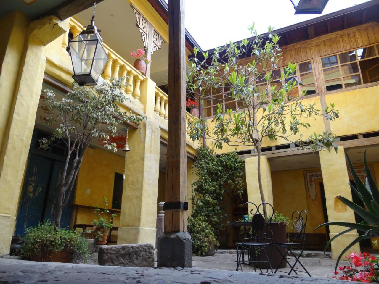 Casona El Descanso Bed & Breakfast Quito Exterior photo